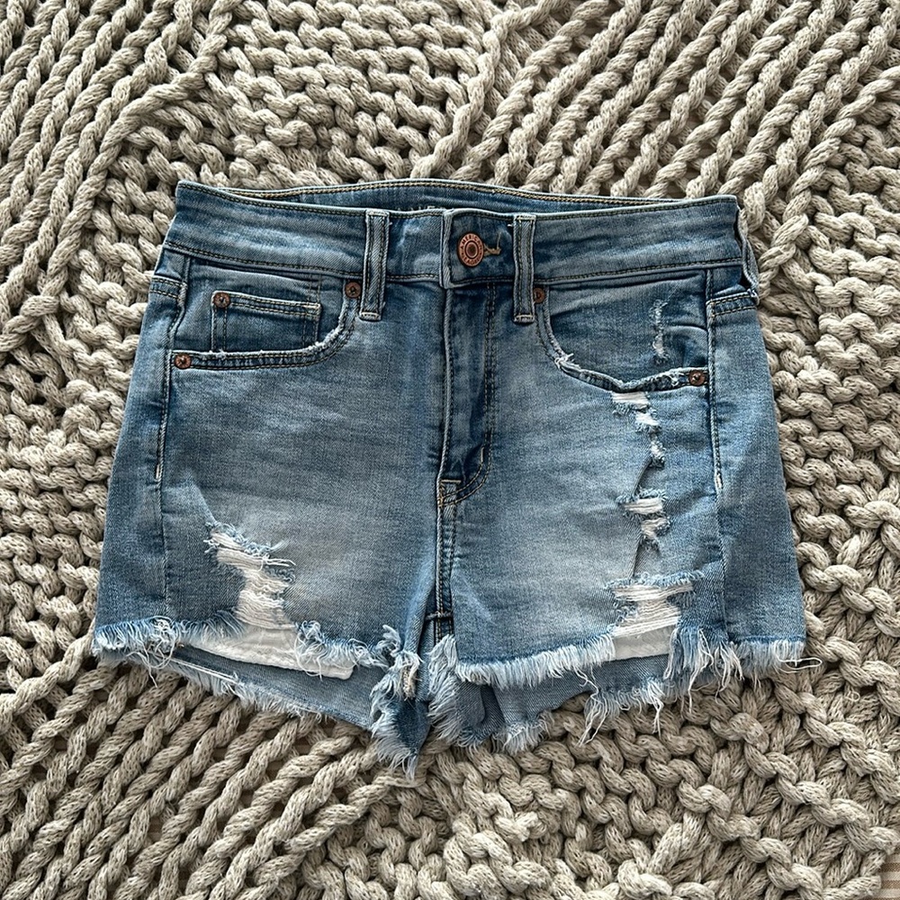 American Eagle Hi-rise shortie